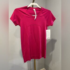 NWT SWIFTLY TECH SHORT SLEEVE 2.0